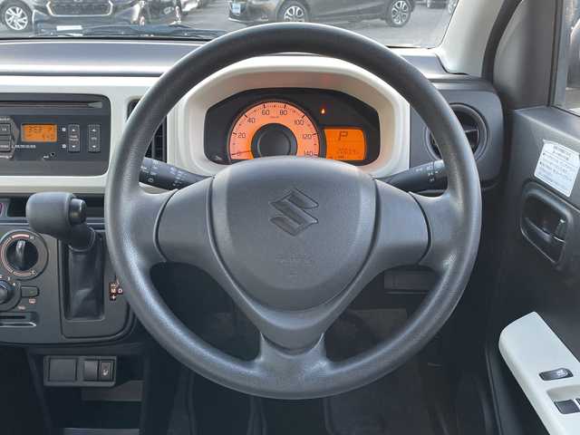 スズキ アルト F 青森県 2017(平29)年 2.1万km シルキーシルバーメタリック 4WD/レーダーブレーキサポート/オートギアシフト/純正オーディオ/CD・FM・AM/アイドリングストップ/ハロゲンヘッドライト/リモコンキー/純正フロアマット/ドアバイザー/横滑り防止装置