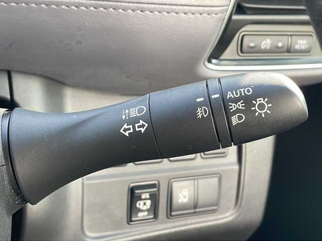 日産 セレナ ハイウェイスター 三重県 2021(令3)年 4.7万km ブリリアントホワイトパール 社外9型フローティングナビ/バックカメラ/純正ドラレコ/BSM/コーナーセンサー/ETC/片側パワースライドドア/クルーズコントロール/レーンキープアシスト/ステアリングスイッチ/アイドリングストップ/衝突被害軽減システム/標識認識システム/ウォークスルー/電動格納ミラー/禁煙車