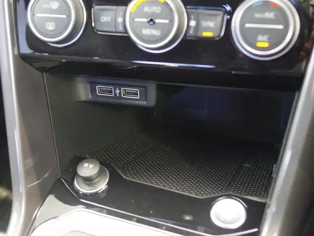 フォルクスワーゲン Ｔ－ロック TDI Rライン 岐阜県 2020(令2)年 4万km ディープブラックパールエフェクト ワンオーナー/純正ナビ/アダプティブズクルーズコントロール/レーンキープアシストシステム/ハイビームアシスト/リアビューカメラ/オートホールド機能/パワーテールゲート/前後ドライブレコーダー/ブラインドスポットディテクション/パークディスタンスコントロール