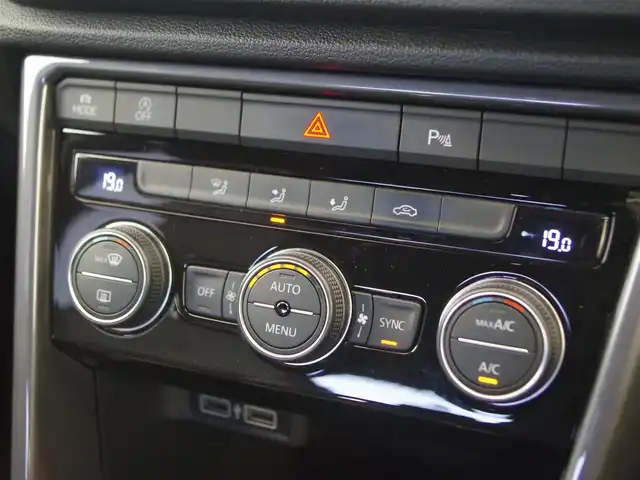 フォルクスワーゲン Ｔ－ロック TDI Rライン 岐阜県 2020(令2)年 4万km ディープブラックパールエフェクト ワンオーナー/純正ナビ/アダプティブズクルーズコントロール/レーンキープアシストシステム/ハイビームアシスト/リアビューカメラ/オートホールド機能/パワーテールゲート/前後ドライブレコーダー/ブラインドスポットディテクション/パークディスタンスコントロール