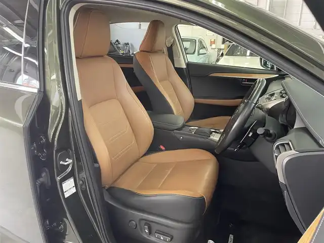 レクサス ＮＸ 300h バージョンL 兵庫県 2021(令3)年 2.2万km テレーンカーキマイカM 純正ナビ/全方位カメラ/地デジTV/Bluetooth/電動フロントシート/後席電動リクライニング/全席シートヒーター/フロントベンチレーションシート/パワーバックドア/ドライブレコーダー前後カメラ/ヘッドアップディスプレイ/USB/ACC/LKA