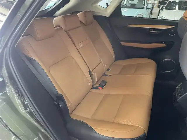 レクサス ＮＸ 300h バージョンL 兵庫県 2021(令3)年 2.2万km テレーンカーキマイカM 純正ナビ/全方位カメラ/地デジTV/Bluetooth/電動フロントシート/後席電動リクライニング/全席シートヒーター/フロントベンチレーションシート/パワーバックドア/ドライブレコーダー前後カメラ/ヘッドアップディスプレイ/USB/ACC/LKA