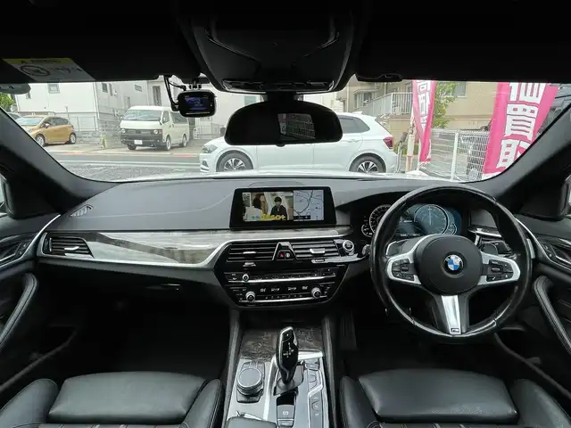 ＢＭＷ ５３０ｅ Mスポーツアイパフォーマンス 埼玉県 2019(平31)年 6.5万km アルピンホワイトⅢ 純正ナビTV/全方位カメラ/黒革シート/全席シートヒーター/前席パワーシート/純正19インチアルミ/LEDヘッドライト/パワートランクリッド/ミラーETC/クリアランスソナー/ヘッドアップディスプレイ/アクティブクルーズコントロール/操舵支援付レーンアシスト/衝突軽減ブレーキ/ドライブレコーダー/プッシュスタート/スマートキー/保証書付整備手帳/取扱説明書
