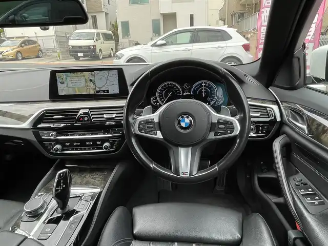 ＢＭＷ ５３０ｅ Mスポーツアイパフォーマンス 埼玉県 2019(平31)年 6.5万km アルピンホワイトⅢ 純正ナビTV/全方位カメラ/黒革シート/全席シートヒーター/前席パワーシート/純正19インチアルミ/LEDヘッドライト/パワートランクリッド/ミラーETC/クリアランスソナー/ヘッドアップディスプレイ/アクティブクルーズコントロール/操舵支援付レーンアシスト/衝突軽減ブレーキ/ドライブレコーダー/プッシュスタート/スマートキー/保証書付整備手帳/取扱説明書