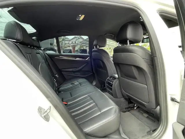 ＢＭＷ ５３０ｅ Mスポーツアイパフォーマンス 埼玉県 2019(平31)年 6.5万km アルピンホワイトⅢ 純正ナビTV/全方位カメラ/黒革シート/全席シートヒーター/前席パワーシート/純正19インチアルミ/LEDヘッドライト/パワートランクリッド/ミラーETC/クリアランスソナー/ヘッドアップディスプレイ/アクティブクルーズコントロール/操舵支援付レーンアシスト/衝突軽減ブレーキ/ドライブレコーダー/プッシュスタート/スマートキー/保証書付整備手帳/取扱説明書