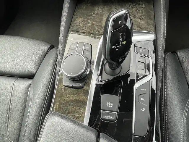 ＢＭＷ ５３０ｅ Mスポーツアイパフォーマンス 埼玉県 2019(平31)年 6.5万km アルピンホワイトⅢ 純正ナビTV/全方位カメラ/黒革シート/全席シートヒーター/前席パワーシート/純正19インチアルミ/LEDヘッドライト/パワートランクリッド/ミラーETC/クリアランスソナー/ヘッドアップディスプレイ/アクティブクルーズコントロール/操舵支援付レーンアシスト/衝突軽減ブレーキ/ドライブレコーダー/プッシュスタート/スマートキー/保証書付整備手帳/取扱説明書
