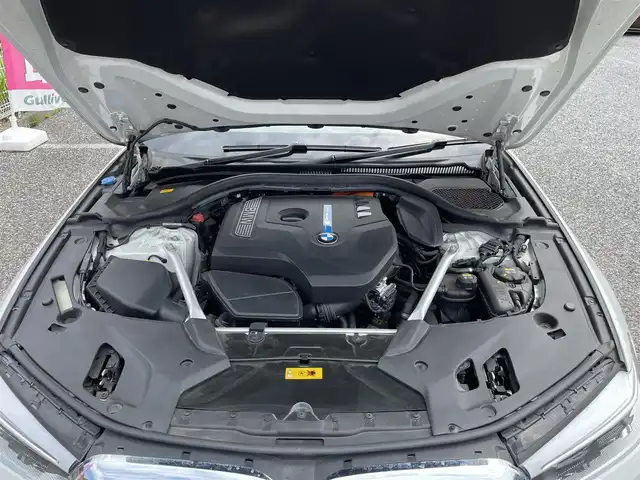 ＢＭＷ ５３０ｅ Mスポーツアイパフォーマンス 埼玉県 2019(平31)年 6.5万km アルピンホワイトⅢ 純正ナビTV/全方位カメラ/黒革シート/全席シートヒーター/前席パワーシート/純正19インチアルミ/LEDヘッドライト/パワートランクリッド/ミラーETC/クリアランスソナー/ヘッドアップディスプレイ/アクティブクルーズコントロール/操舵支援付レーンアシスト/衝突軽減ブレーキ/ドライブレコーダー/プッシュスタート/スマートキー/保証書付整備手帳/取扱説明書