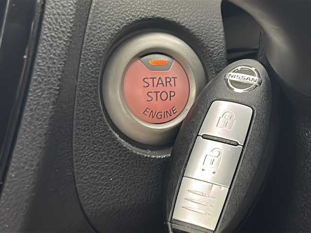 日産 ジューク 15RX Vセレクション 群馬県 2019(令1)年 4.9万km アズライトブルー 純正ナビ　全周囲カメラ　ビルトインＥＴＣ　ドライブレコーダー　　キセノンヘッドライト　オートライト　衝突被害軽減ブレーキ　レーンアシスト　純正アルミホイール　横滑り防止装置　スマートキー　禁煙車