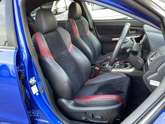 スバル ＷＲＸ ＳＴＩ STI 愛媛県 2016(平28)年 5.7万km WRブルーパール 社外ナビ（CN-RS02D）/・フルセグ/BT/CD/DVD/バックカメラ/ETC/ハーフレザーシート/ウィンカーミラー/オートライト/フォグランプ/純正18インチAW（STI）/スマートキー/プッシュスタート