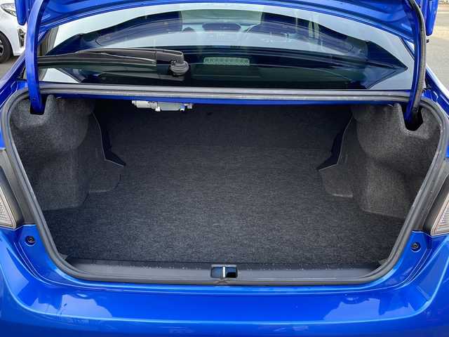 スバル ＷＲＸ ＳＴＩ STI 愛媛県 2016(平28)年 5.7万km WRブルーパール 社外ナビ（CN-RS02D）/・フルセグ/BT/CD/DVD/バックカメラ/ETC/ハーフレザーシート/ウィンカーミラー/オートライト/フォグランプ/純正18インチAW（STI）/スマートキー/プッシュスタート