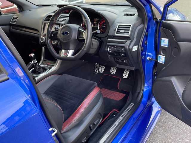 スバル ＷＲＸ ＳＴＩ STI 愛媛県 2016(平28)年 5.7万km WRブルーパール 社外ナビ（CN-RS02D）/・フルセグ/BT/CD/DVD/バックカメラ/ETC/ハーフレザーシート/ウィンカーミラー/オートライト/フォグランプ/純正18インチAW（STI）/スマートキー/プッシュスタート