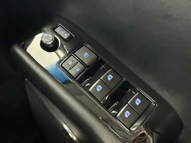 トヨタ ヴェルファイア Z Gエディション 愛知県 2020(令2)年 7.1万km ブラック 禁煙車/純正10.5インチナビ/（CD/DVD/Bluetooth/フルセグTV/AM/FM)/バックカメラ/デジタルインナーミラー/トヨタセーフティセンス/・プリクラッシュセーフティ/・レーンディパーチャーアラート/・レーダークルーズコントロール/。オートマチックハイビーム/ETC/ドライブレコーダー/オットマン/シートベンチレーション/シートヒーター/パワーシート/メモリシート/ステアリングヒーター/両側パワースライドドア/純正18インチアルミホイール/LEDヘッドライト/フロントフォグランプ/スマートキー/プッシュスタート/電動格納ミラー/横滑り防止装置/