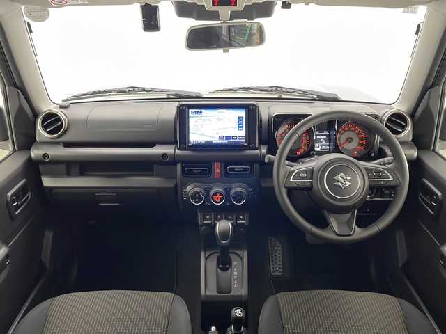 スズキ ジムニー ノマド FC 宮崎県 2025(令7)年 0.1万km Ｄグリーン 禁煙車/パートタイム4WD/衝突被害軽減ブレーキ/純正8型ナビTV/（Kenwood/SKX-S809/CD/DVD/Bluetooth/フルセグTV)/純正バックカメラ/純正OP前後ドライブレコーダー/純正OPスペアタイヤハーフカバーデカール/純正LEDオートライト/純正フォグ/純正セキュリティアラーム/純正ドアバイザー/純正フロアマット/社外LEDルームランプ/アダプティブクルーズコントロール/レーンディパーチャーアラート/クリアランスソナー/ダウンヒルアシストコントロール/ウインカードアミラー/本革巻ハンドル/前席シートヒーター/オートエアコン/ETC/スマートキー/プッシュエンジンスタート/スペアキー/新車時保証書/取扱い説明書