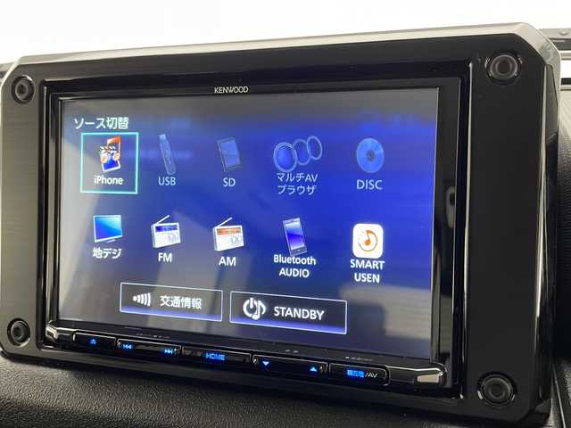 スズキ ジムニー ノマド FC 宮崎県 2025(令7)年 0.1万km Ｄグリーン 禁煙車/パートタイム4WD/衝突被害軽減ブレーキ/純正8型ナビTV/（Kenwood/SKX-S809/CD/DVD/Bluetooth/フルセグTV)/純正バックカメラ/純正OP前後ドライブレコーダー/純正OPスペアタイヤハーフカバーデカール/純正LEDオートライト/純正フォグ/純正セキュリティアラーム/純正ドアバイザー/純正フロアマット/社外LEDルームランプ/アダプティブクルーズコントロール/レーンディパーチャーアラート/クリアランスソナー/ダウンヒルアシストコントロール/ウインカードアミラー/本革巻ハンドル/前席シートヒーター/オートエアコン/ETC/スマートキー/プッシュエンジンスタート/スペアキー/新車時保証書/取扱い説明書