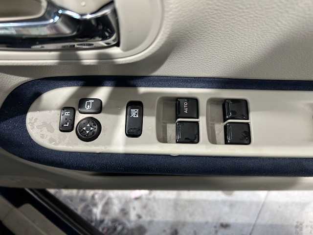 スズキ ラパン モード 大阪府 2020(令2)年 4.2万km ノクターンブルーパール/ホワイト 2トーンルーフ ワンオーナー/衝突被害軽減システム/レーンキープアシスト/コーナーセンサー/横滑り防止装置/盗難防止装置/ABS/アイドリングストップ/オートライト/純正フロアマット/シートヒーター/スマートキー×2/LEDヘッドライト