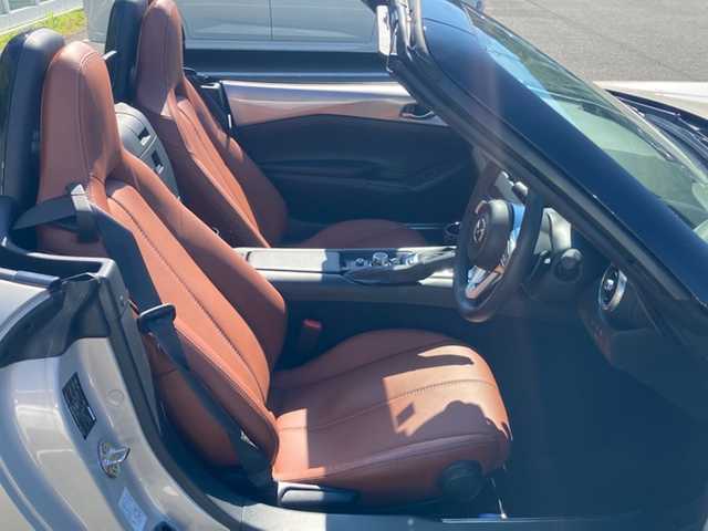 マツダ ロードスター ブラウン トップ 愛媛県 2023(令5)年 1.5万km プラチナクォーツメタリック ワンオーナー/マツダコネクトナビ /・CD/DVD/フルセグTV/Bluetooth/・SD/USB/バックカメラ/茶革シート/・シートヒーター/ブラウントップ/クルーズコントロール/パドルシフト/ETC/LEDオートライト/・オートハイビーム /リアコーナーセンサー/プッシュスタート/・スペアキー/取扱説明書/保証書