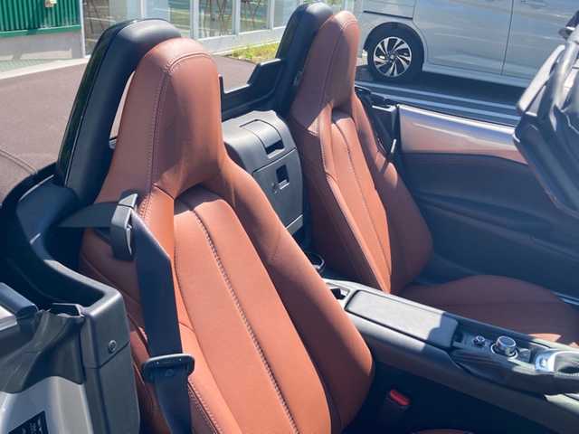 マツダ ロードスター ブラウン トップ 愛媛県 2023(令5)年 1.5万km プラチナクォーツメタリック ワンオーナー/マツダコネクトナビ /・CD/DVD/フルセグTV/Bluetooth/・SD/USB/バックカメラ/茶革シート/・シートヒーター/ブラウントップ/クルーズコントロール/パドルシフト/ETC/LEDオートライト/・オートハイビーム /リアコーナーセンサー/プッシュスタート/・スペアキー/取扱説明書/保証書