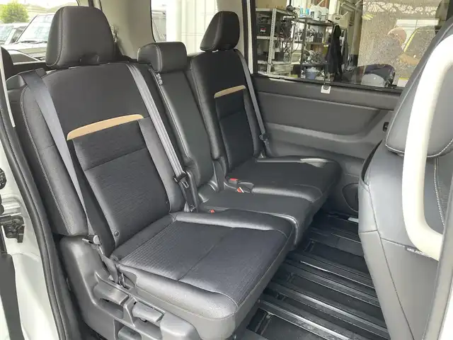 日産 セレナ 東京都 2022(令4)年 2.3万km プリズムホワイト 日産コネクトナビゲーション/純正フリップダウンモニター/インテリジェントルームミラー/プロパイロット/アラウンドビューモニター/ブラインドスポットモニター/パドルシフト/両側パワースライドドア/LED/ワイヤレス充電/前後ドライブレコーダー/ETC2.0/スマートキー/フォグライト