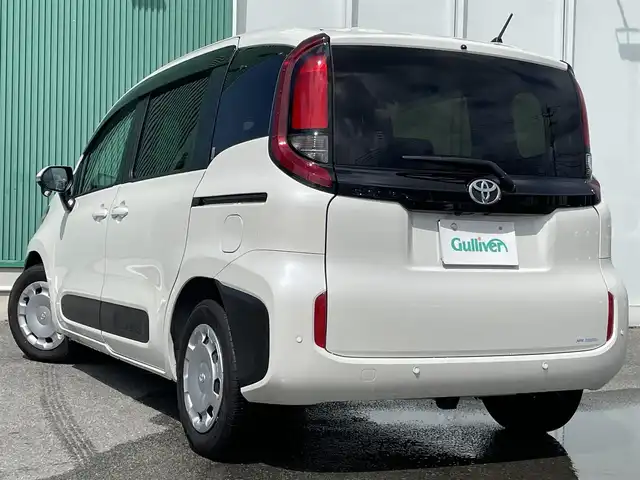トヨタ シエンタ 福岡県 2023(令5)年 0.2万km ホワイトパールクリスタルシャイン シートヒーター/ハンドルヒーター/エンジンスタートボタン/電動パワースライドドア/バックモニター/ETC/レーンキープアシスト/オートライト/オートマチックハイビーム