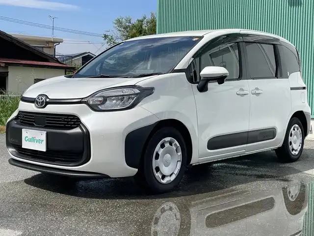 トヨタ シエンタ 福岡県 2023(令5)年 0.2万km ホワイトパールクリスタルシャイン シートヒーター/ハンドルヒーター/エンジンスタートボタン/電動パワースライドドア/バックモニター/ETC/レーンキープアシスト/オートライト/オートマチックハイビーム