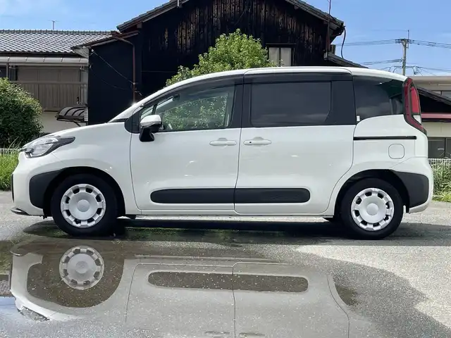 トヨタ シエンタ 福岡県 2023(令5)年 0.2万km ホワイトパールクリスタルシャイン シートヒーター/ハンドルヒーター/エンジンスタートボタン/電動パワースライドドア/バックモニター/ETC/レーンキープアシスト/オートライト/オートマチックハイビーム