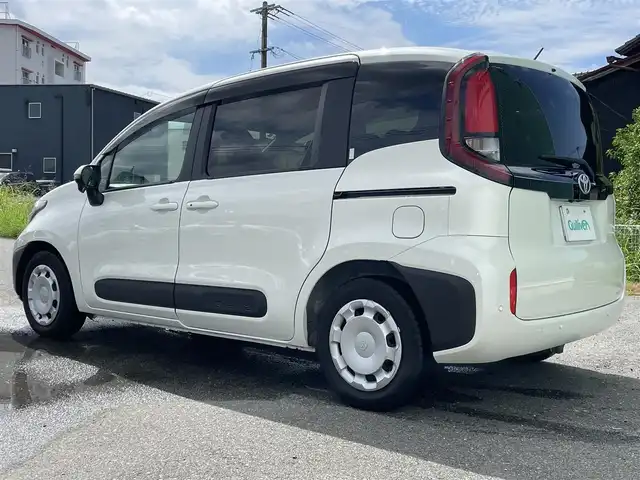 トヨタ シエンタ 福岡県 2023(令5)年 0.2万km ホワイトパールクリスタルシャイン シートヒーター/ハンドルヒーター/エンジンスタートボタン/電動パワースライドドア/バックモニター/ETC/レーンキープアシスト/オートライト/オートマチックハイビーム