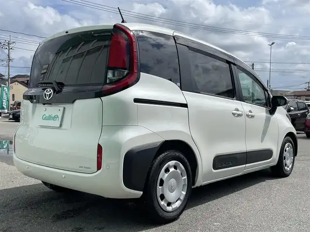 トヨタ シエンタ 福岡県 2023(令5)年 0.2万km ホワイトパールクリスタルシャイン シートヒーター/ハンドルヒーター/エンジンスタートボタン/電動パワースライドドア/バックモニター/ETC/レーンキープアシスト/オートライト/オートマチックハイビーム