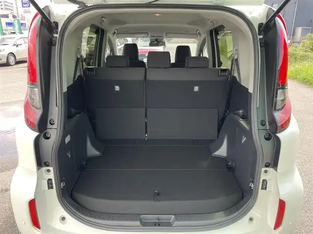 トヨタ シエンタ 福岡県 2023(令5)年 0.2万km ホワイトパールクリスタルシャイン シートヒーター/ハンドルヒーター/エンジンスタートボタン/電動パワースライドドア/バックモニター/ETC/レーンキープアシスト/オートライト/オートマチックハイビーム