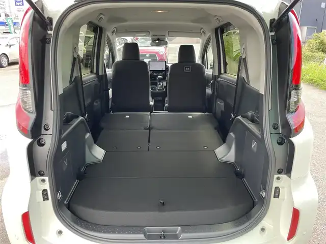トヨタ シエンタ 福岡県 2023(令5)年 0.2万km ホワイトパールクリスタルシャイン シートヒーター/ハンドルヒーター/エンジンスタートボタン/電動パワースライドドア/バックモニター/ETC/レーンキープアシスト/オートライト/オートマチックハイビーム