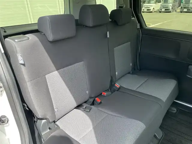 トヨタ シエンタ 福岡県 2023(令5)年 0.2万km ホワイトパールクリスタルシャイン シートヒーター/ハンドルヒーター/エンジンスタートボタン/電動パワースライドドア/バックモニター/ETC/レーンキープアシスト/オートライト/オートマチックハイビーム