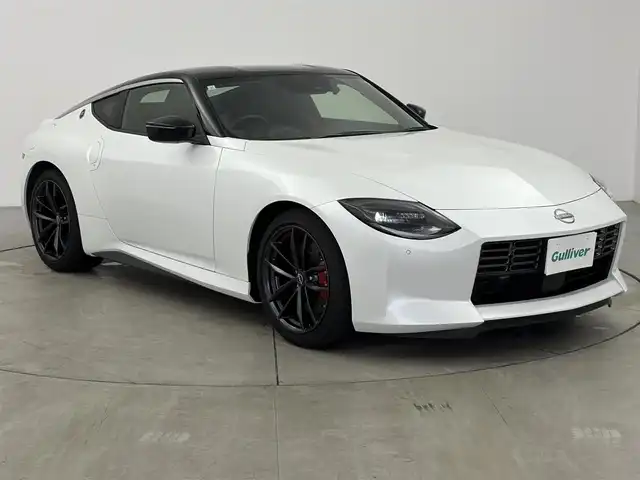 日産 フェアレディ Ｚ バージョンST 愛知県 2023(令5)年 0.6万km パールⅡ 6速MT/ターボ/純正9インチナビ/　　BT/フルセグ/バックカメラ/ビルトインETC2.0/ドライブレコーダー/革巻きステアリング/ステアリングリモコン/インテリジェントエマージェンシーブレーキ/インテリジェントクルーズコントロール/LDW/ハーフレザーシート/パワーシート/シートヒーター/ブラインドスポットモニター/純正LEDヘッドライト/リヤフォグランプ/純正19インチアルミホイール