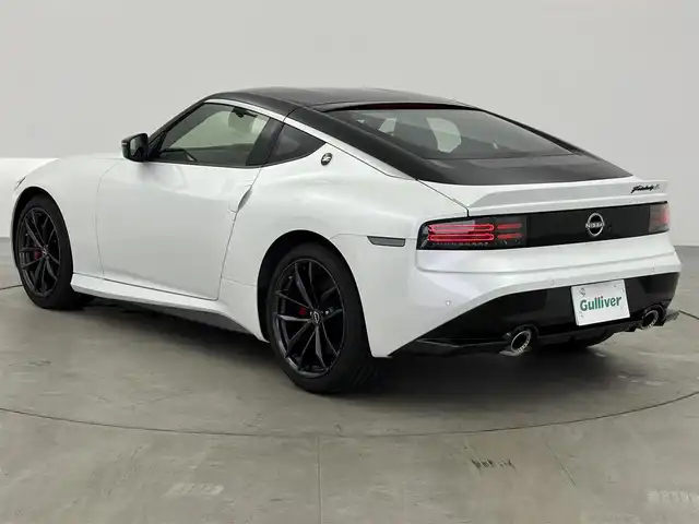 日産 フェアレディ Ｚ バージョンST 愛知県 2023(令5)年 0.6万km パールⅡ 6速MT/ターボ/純正9インチナビ/　　BT/フルセグ/バックカメラ/ビルトインETC2.0/ドライブレコーダー/革巻きステアリング/ステアリングリモコン/インテリジェントエマージェンシーブレーキ/インテリジェントクルーズコントロール/LDW/ハーフレザーシート/パワーシート/シートヒーター/ブラインドスポットモニター/純正LEDヘッドライト/リヤフォグランプ/純正19インチアルミホイール