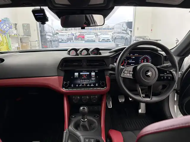 日産 フェアレディ Ｚ バージョンST 愛知県 2023(令5)年 0.6万km パールⅡ 6速MT/ターボ/純正9インチナビ/　　BT/フルセグ/バックカメラ/ビルトインETC2.0/ドライブレコーダー/革巻きステアリング/ステアリングリモコン/インテリジェントエマージェンシーブレーキ/インテリジェントクルーズコントロール/LDW/ハーフレザーシート/パワーシート/シートヒーター/ブラインドスポットモニター/純正LEDヘッドライト/リヤフォグランプ/純正19インチアルミホイール