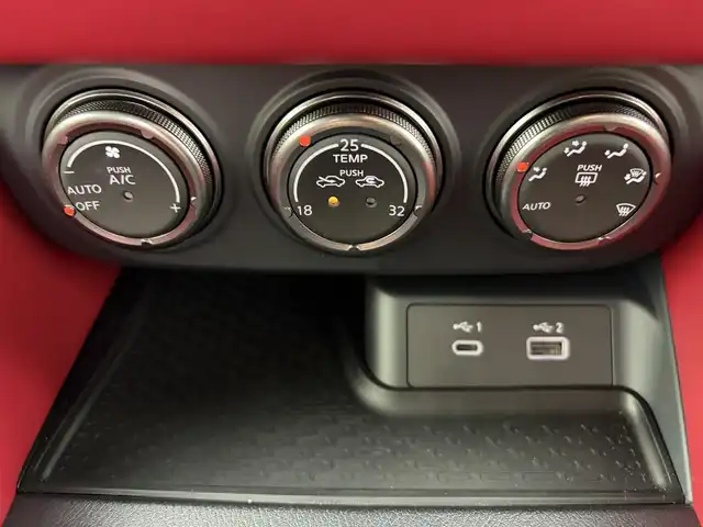 日産 フェアレディ Ｚ バージョンST 愛知県 2023(令5)年 0.6万km パールⅡ 6速MT/ターボ/純正9インチナビ/　　BT/フルセグ/バックカメラ/ビルトインETC2.0/ドライブレコーダー/革巻きステアリング/ステアリングリモコン/インテリジェントエマージェンシーブレーキ/インテリジェントクルーズコントロール/LDW/ハーフレザーシート/パワーシート/シートヒーター/ブラインドスポットモニター/純正LEDヘッドライト/リヤフォグランプ/純正19インチアルミホイール