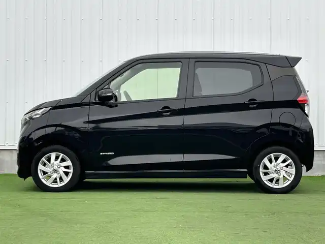 日産 デイズ ハイウェイスターX 香川県 2023(令5)年 1.1万km ブラック 純正9インチオリジナルナビゲーション/→フルセグ/Bluetooth/アラウンドビューモニター/インテリジェントエマージェンシーブレーキ/車線逸脱警報/360°セーフティアシスト/ハイビームアシスト/踏み間違い防止アシスト/標識検知機能/前後コーナーセンサー/バックカメラ連動ルームミラー/LEDヘッドライト/純正14インチアルミ/純正フロアマット/ETC2.0/革巻きステアリング/ステアリングリモコン/アイドリングストップ/プッシュスタート/キーレス