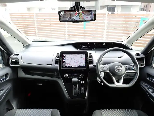日産 セレナ ハイウェイスター V 千葉県 2021(令3)年 8.7万km ブリリアントホワイトパール ワンオーナー/純正9インチナビ(MM320D-L)/・フルセグテレビ/・CD/DVD/・Bluetooth/・ミュージックサーバー/フリップダウンモニター/アラウンドビューモニター/ETC/プロパイロット/インテリジェントエマージェンシーブレーキ/セーフティーパックA/・踏み間違い衝突防止アシスト/・インテリジェントパーキングアシスト/・標識検知機能/・インテリジェント DA（ふらつき警報）/・フロント&バックソナー/後則方車両検知警報/車線逸脱警報/インテリジェントルームミラー/プッシュスタート/アイドリングストップ/ステアリングスイッチ/LEDヘッドライト/フォグライト/電動格納ウィンカーミラー/両側パワースライドドア/インテリジェントキー×2/取扱説明書/ナビ取扱説明書/保証書