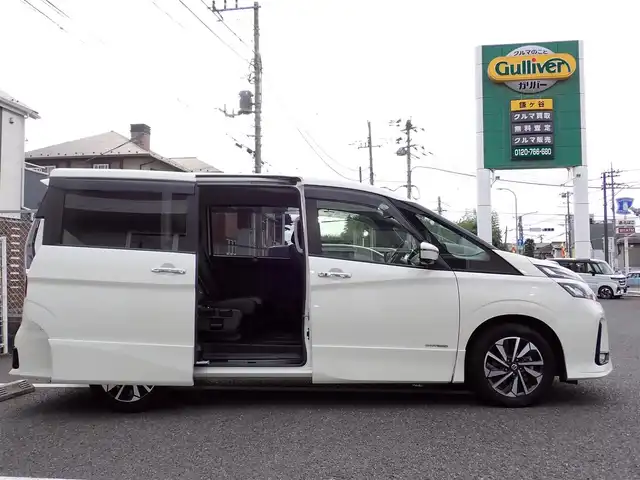 日産 セレナ ハイウェイスター V 千葉県 2021(令3)年 8.7万km ブリリアントホワイトパール ワンオーナー/純正9インチナビ(MM320D-L)/・フルセグテレビ/・CD/DVD/・Bluetooth/・ミュージックサーバー/フリップダウンモニター/アラウンドビューモニター/ETC/プロパイロット/インテリジェントエマージェンシーブレーキ/セーフティーパックA/・踏み間違い衝突防止アシスト/・インテリジェントパーキングアシスト/・標識検知機能/・インテリジェント DA（ふらつき警報）/・フロント&バックソナー/後則方車両検知警報/車線逸脱警報/インテリジェントルームミラー/プッシュスタート/アイドリングストップ/ステアリングスイッチ/LEDヘッドライト/フォグライト/電動格納ウィンカーミラー/両側パワースライドドア/インテリジェントキー×2/取扱説明書/ナビ取扱説明書/保証書