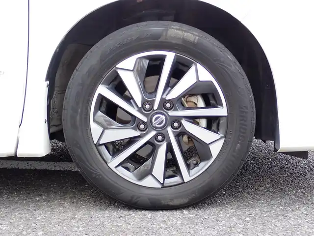 日産 セレナ ハイウェイスター V 千葉県 2021(令3)年 8.7万km ブリリアントホワイトパール ワンオーナー/純正9インチナビ(MM320D-L)/・フルセグテレビ/・CD/DVD/・Bluetooth/・ミュージックサーバー/フリップダウンモニター/アラウンドビューモニター/ETC/プロパイロット/インテリジェントエマージェンシーブレーキ/セーフティーパックA/・踏み間違い衝突防止アシスト/・インテリジェントパーキングアシスト/・標識検知機能/・インテリジェント DA（ふらつき警報）/・フロント&バックソナー/後則方車両検知警報/車線逸脱警報/インテリジェントルームミラー/プッシュスタート/アイドリングストップ/ステアリングスイッチ/LEDヘッドライト/フォグライト/電動格納ウィンカーミラー/両側パワースライドドア/インテリジェントキー×2/取扱説明書/ナビ取扱説明書/保証書