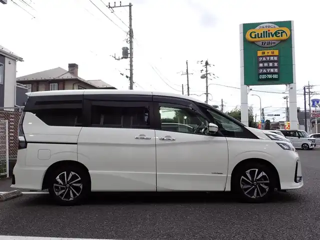 日産 セレナ ハイウェイスター V 千葉県 2021(令3)年 8.7万km ブリリアントホワイトパール ワンオーナー/純正9インチナビ(MM320D-L)/・フルセグテレビ/・CD/DVD/・Bluetooth/・ミュージックサーバー/フリップダウンモニター/アラウンドビューモニター/ETC/プロパイロット/インテリジェントエマージェンシーブレーキ/セーフティーパックA/・踏み間違い衝突防止アシスト/・インテリジェントパーキングアシスト/・標識検知機能/・インテリジェント DA（ふらつき警報）/・フロント&バックソナー/後則方車両検知警報/車線逸脱警報/インテリジェントルームミラー/プッシュスタート/アイドリングストップ/ステアリングスイッチ/LEDヘッドライト/フォグライト/電動格納ウィンカーミラー/両側パワースライドドア/インテリジェントキー×2/取扱説明書/ナビ取扱説明書/保証書
