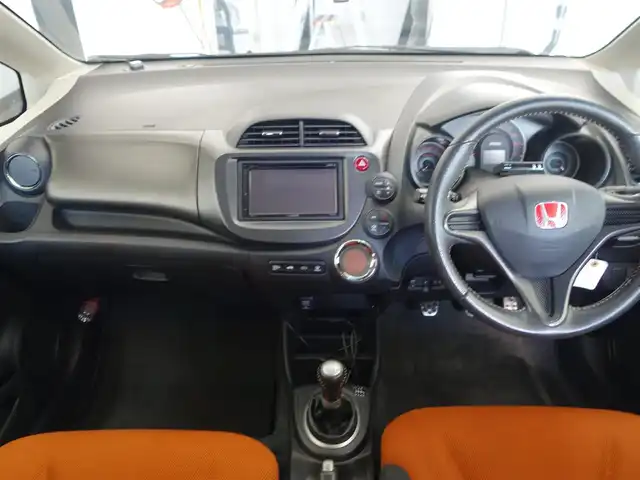 ホンダ フィット RS 静岡県 2011(平23)年 4.7万km クリスタルブラックパール MT車/走行距離47千キロ/社外パイオニア　ツィーター/Pivotスロットルコントローラー/社外デールレンズ/コンフォートビューパッケージ/　・撥水／ヒーテッドドアミラー/　・熱線入フロントウインドウ/　・フロントドア撥水ガラス/　・VSA/社外Carrozzeriaディスプレイオーディオ/（FH-8500DVS）/　CD/DVD/BT/AUX/ipod/AM.FM/ビルトインETC/HIDヘッドライト/フロントフォグランプ/社外フロアマット／ドアバイザー/スペアキー1個