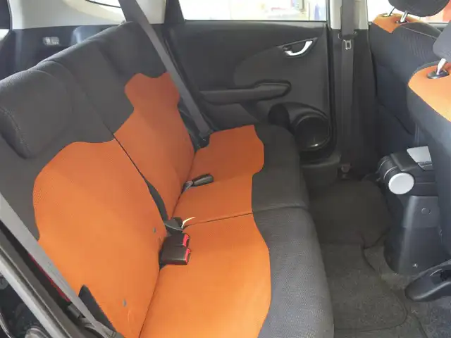 ホンダ フィット RS 静岡県 2011(平23)年 4.7万km クリスタルブラックパール MT車/走行距離47千キロ/社外パイオニア　ツィーター/Pivotスロットルコントローラー/社外デールレンズ/コンフォートビューパッケージ/　・撥水／ヒーテッドドアミラー/　・熱線入フロントウインドウ/　・フロントドア撥水ガラス/　・VSA/社外Carrozzeriaディスプレイオーディオ/（FH-8500DVS）/　CD/DVD/BT/AUX/ipod/AM.FM/ビルトインETC/HIDヘッドライト/フロントフォグランプ/社外フロアマット／ドアバイザー/スペアキー1個