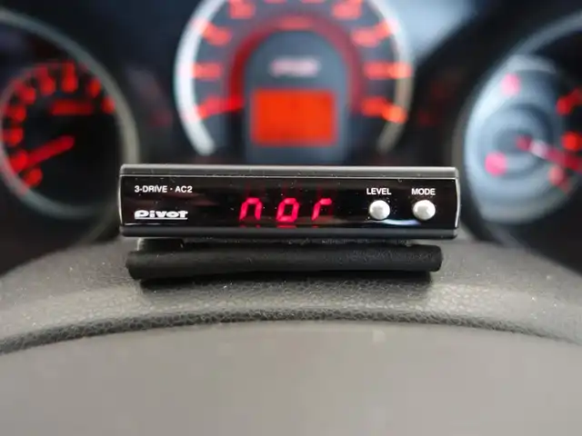 ホンダ フィット RS 静岡県 2011(平23)年 4.7万km クリスタルブラックパール MT車/走行距離47千キロ/社外パイオニア　ツィーター/Pivotスロットルコントローラー/社外デールレンズ/コンフォートビューパッケージ/　・撥水／ヒーテッドドアミラー/　・熱線入フロントウインドウ/　・フロントドア撥水ガラス/　・VSA/社外Carrozzeriaディスプレイオーディオ/（FH-8500DVS）/　CD/DVD/BT/AUX/ipod/AM.FM/ビルトインETC/HIDヘッドライト/フロントフォグランプ/社外フロアマット／ドアバイザー/スペアキー1個