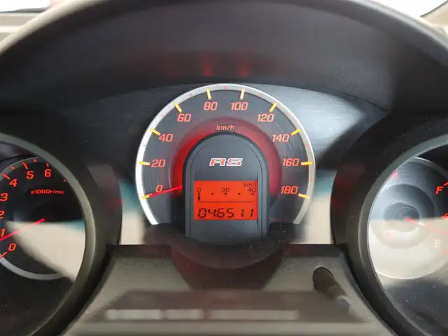 ホンダ フィット RS 静岡県 2011(平23)年 4.7万km クリスタルブラックパール MT車/走行距離47千キロ/社外パイオニア　ツィーター/Pivotスロットルコントローラー/社外デールレンズ/コンフォートビューパッケージ/　・撥水／ヒーテッドドアミラー/　・熱線入フロントウインドウ/　・フロントドア撥水ガラス/　・VSA/社外Carrozzeriaディスプレイオーディオ/（FH-8500DVS）/　CD/DVD/BT/AUX/ipod/AM.FM/ビルトインETC/HIDヘッドライト/フロントフォグランプ/社外フロアマット／ドアバイザー/スペアキー1個