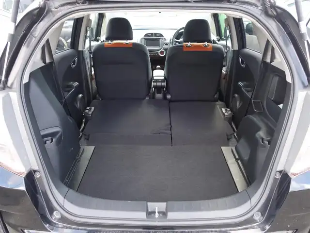 ホンダ フィット RS 静岡県 2011(平23)年 4.7万km クリスタルブラックパール MT車/走行距離47千キロ/社外パイオニア　ツィーター/Pivotスロットルコントローラー/社外デールレンズ/コンフォートビューパッケージ/　・撥水／ヒーテッドドアミラー/　・熱線入フロントウインドウ/　・フロントドア撥水ガラス/　・VSA/社外Carrozzeriaディスプレイオーディオ/（FH-8500DVS）/　CD/DVD/BT/AUX/ipod/AM.FM/ビルトインETC/HIDヘッドライト/フロントフォグランプ/社外フロアマット／ドアバイザー/スペアキー1個