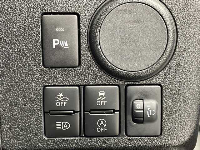 ダイハツ ミラ イース L SAⅢ 大阪府 2020(令2)年 2.9万km ホワイト 社外7型メモリナビ(KENWOOD/MDV-D207BT)/【Bluetooth/FM/AM/CD/USB/SDサーバー】/バックカメラ/スマートアシストIII/・衝突軽減ブレーキ/・衝突警報/・車線逸脱警報/・誤発進抑制機能/・先行車発進お知らせ/・前後コーナーセンサー/・オートハイビーム/ハロゲンヘッドライト/ライトレベライザー/シフトロック/シガーソケット/リモコンキー/純正フロアマット/保証書