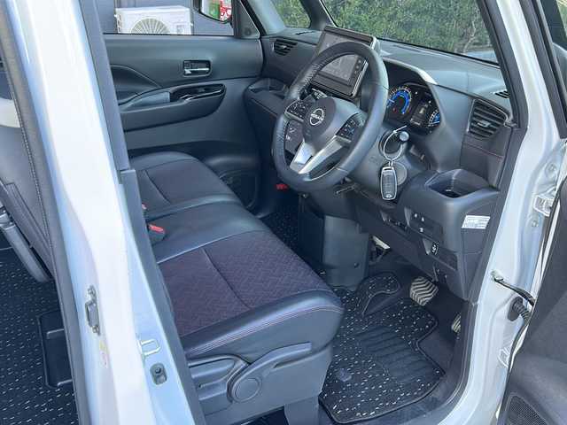 日産 ルークス HWS Gターボ プロパイロットED 広島県 2024(令6)年 1万km ホワイトパール 禁煙車/ワンオーナー/エマージェンシーブレーキ/車線逸脱警報/ハイビームアシスト/プロパイロット/コーナーセンサー/９インチディスプレイオーディオ/・Bluetooth/USB/スマホ連携/アラウンドビューモニター/両側パワースライドドア/革巻きステアリング/ステアリングスイッチ/オートライト/ハーフレザーシート/電動パーキングブレーキ/オートホールド/前後ドライブレコーダー（DJ6-D）/ETC/純正ドアバイザー/スマートキー/プッシュスタート/スペアキー/リアサーキュレーダー/15インチアルミホイール