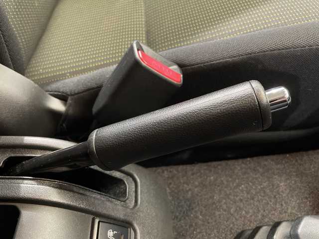 スズキ ジムニー シエラ JC 栃木県 2022(令4)年 1.8万km ジャングルグリーン 社外ナビ/(フルセグTV/SD/CD/DVD)/禁煙車/ヘッドライトウォッシャー/4WD/バックカメラ/衝突軽減ブレーキ/シートヒーター/オートライト/LEDヘッドライト/横滑り防止装置/フォグランプ/スマートキー/プッシュスタート/アイドリングストップ/ステアリングスイッチ/電動格納ミラー/純正15インチアルミホイール/純正フロアマット