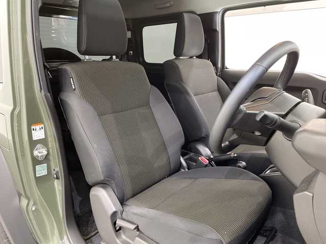 スズキ ジムニー シエラ JC 栃木県 2022(令4)年 1.8万km ジャングルグリーン 社外ナビ/(フルセグTV/SD/CD/DVD)/禁煙車/ヘッドライトウォッシャー/4WD/バックカメラ/衝突軽減ブレーキ/シートヒーター/オートライト/LEDヘッドライト/横滑り防止装置/フォグランプ/スマートキー/プッシュスタート/アイドリングストップ/ステアリングスイッチ/電動格納ミラー/純正15インチアルミホイール/純正フロアマット