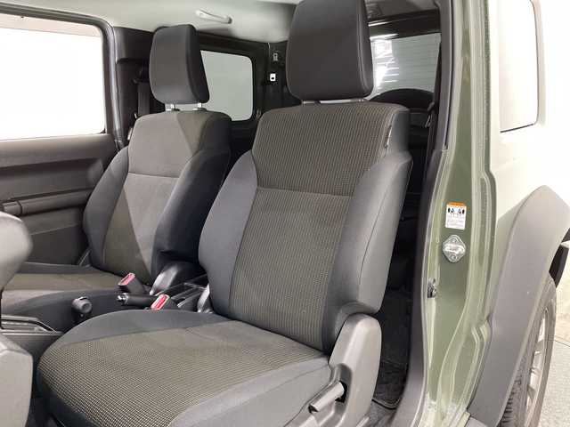 スズキ ジムニー シエラ JC 栃木県 2022(令4)年 1.8万km ジャングルグリーン 社外ナビ/(フルセグTV/SD/CD/DVD)/禁煙車/ヘッドライトウォッシャー/4WD/バックカメラ/衝突軽減ブレーキ/シートヒーター/オートライト/LEDヘッドライト/横滑り防止装置/フォグランプ/スマートキー/プッシュスタート/アイドリングストップ/ステアリングスイッチ/電動格納ミラー/純正15インチアルミホイール/純正フロアマット