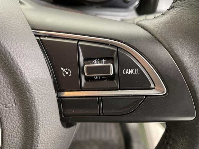 スズキ ジムニー シエラ JC 栃木県 2022(令4)年 1.8万km ジャングルグリーン 社外ナビ/(フルセグTV/SD/CD/DVD)/禁煙車/ヘッドライトウォッシャー/4WD/バックカメラ/衝突軽減ブレーキ/シートヒーター/オートライト/LEDヘッドライト/横滑り防止装置/フォグランプ/スマートキー/プッシュスタート/アイドリングストップ/ステアリングスイッチ/電動格納ミラー/純正15インチアルミホイール/純正フロアマット